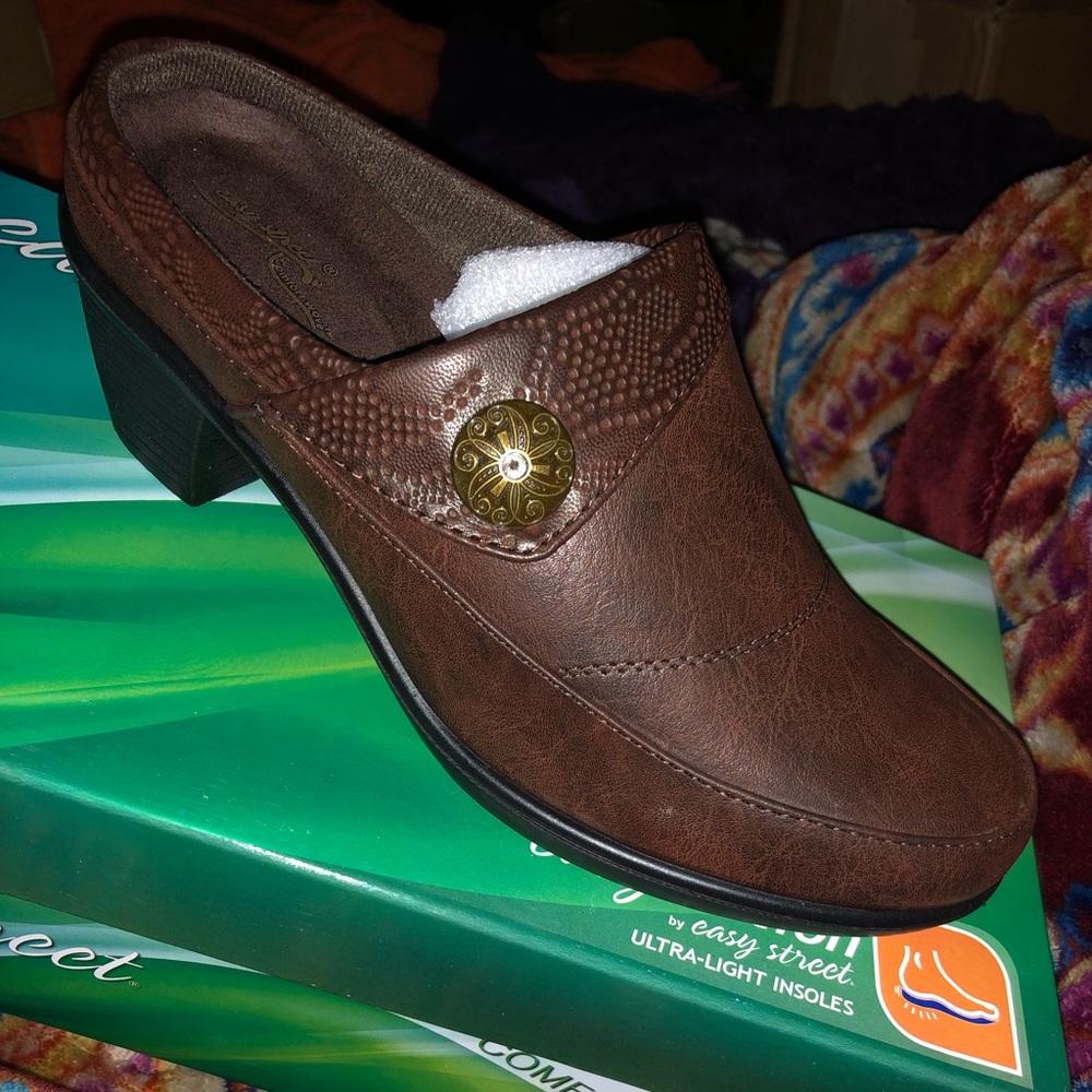 Brown comfy mules